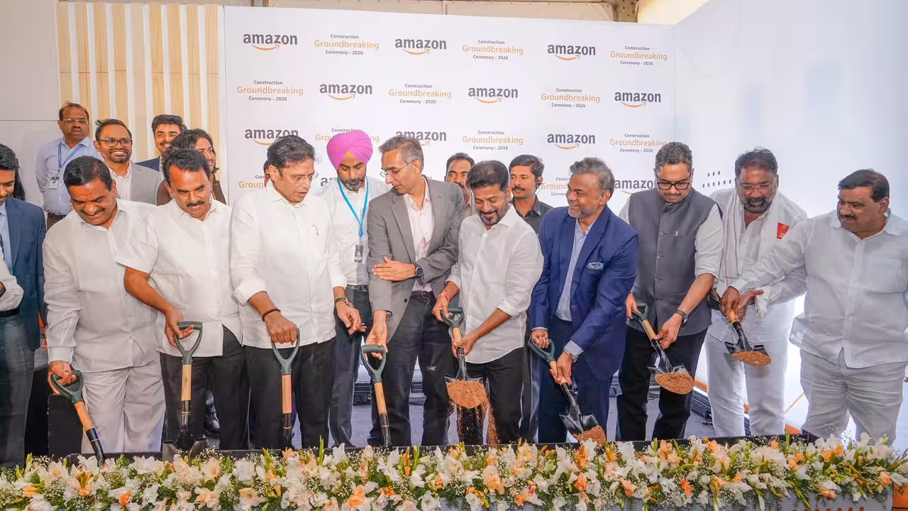Telangana AWS Data Centre | అమెజాన్కు రూ.లక్ష కోట్ల టార్గెట్.. సీఎం రేవంత్ ‘ఫ్యూచర్ సిటీ’ మాస్టర్ ప్లాన్ ఇదే!