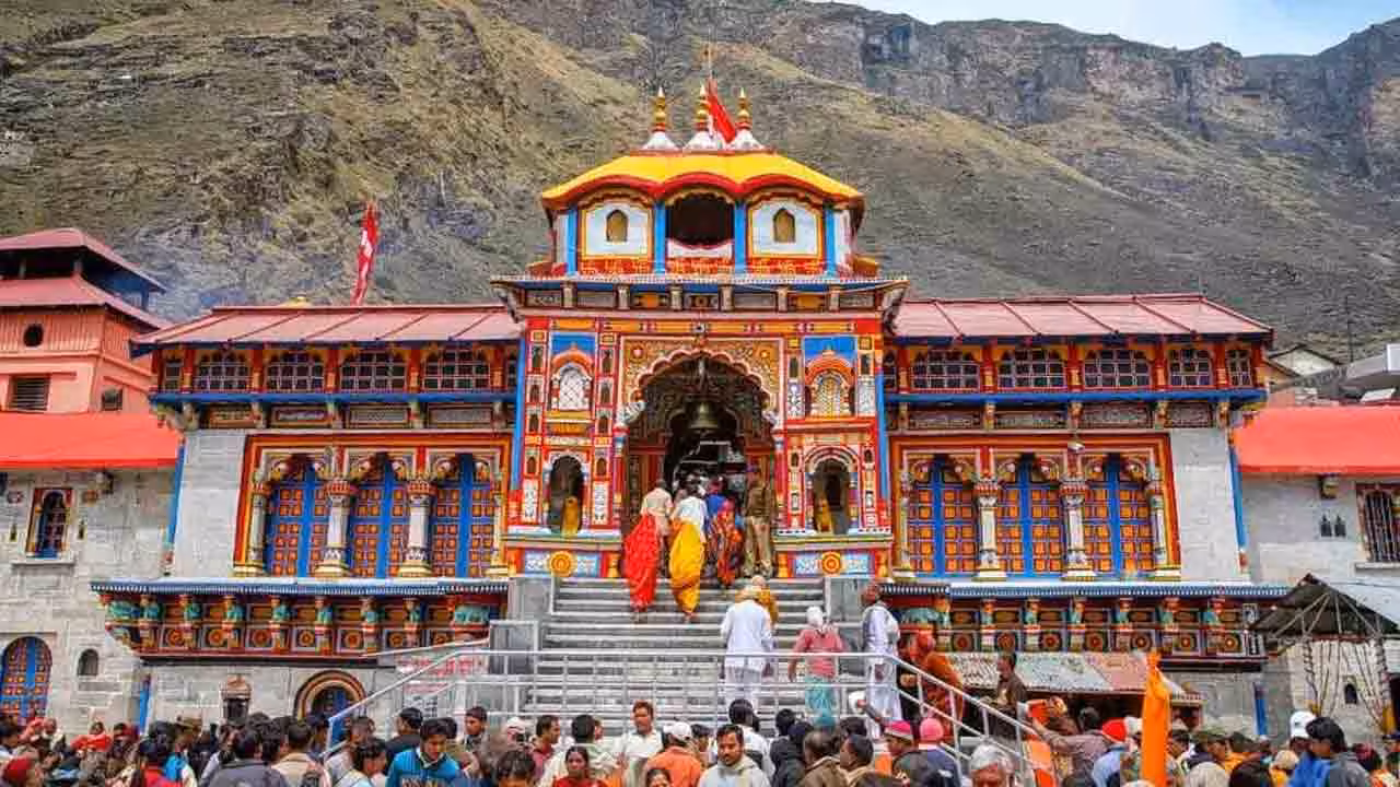 Badrinath Dham | బద్రీనాథ్ ధామ్లోనూ కానుకల దుర్వినియోగం ఆరోపణలు.. విచారణకు ఆదేశం