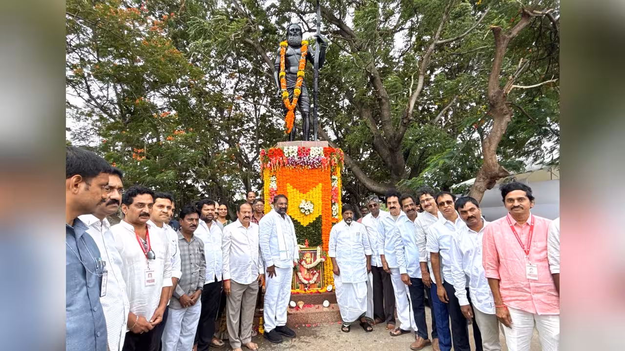 Alluri Birth Anniversary | అన్యాయాన్ని ప్రశ్నించడమే అల్లూరికి నిజమైన నివాళి: డిప్యూటీ సీఎం భట్టి విక్రమార్క