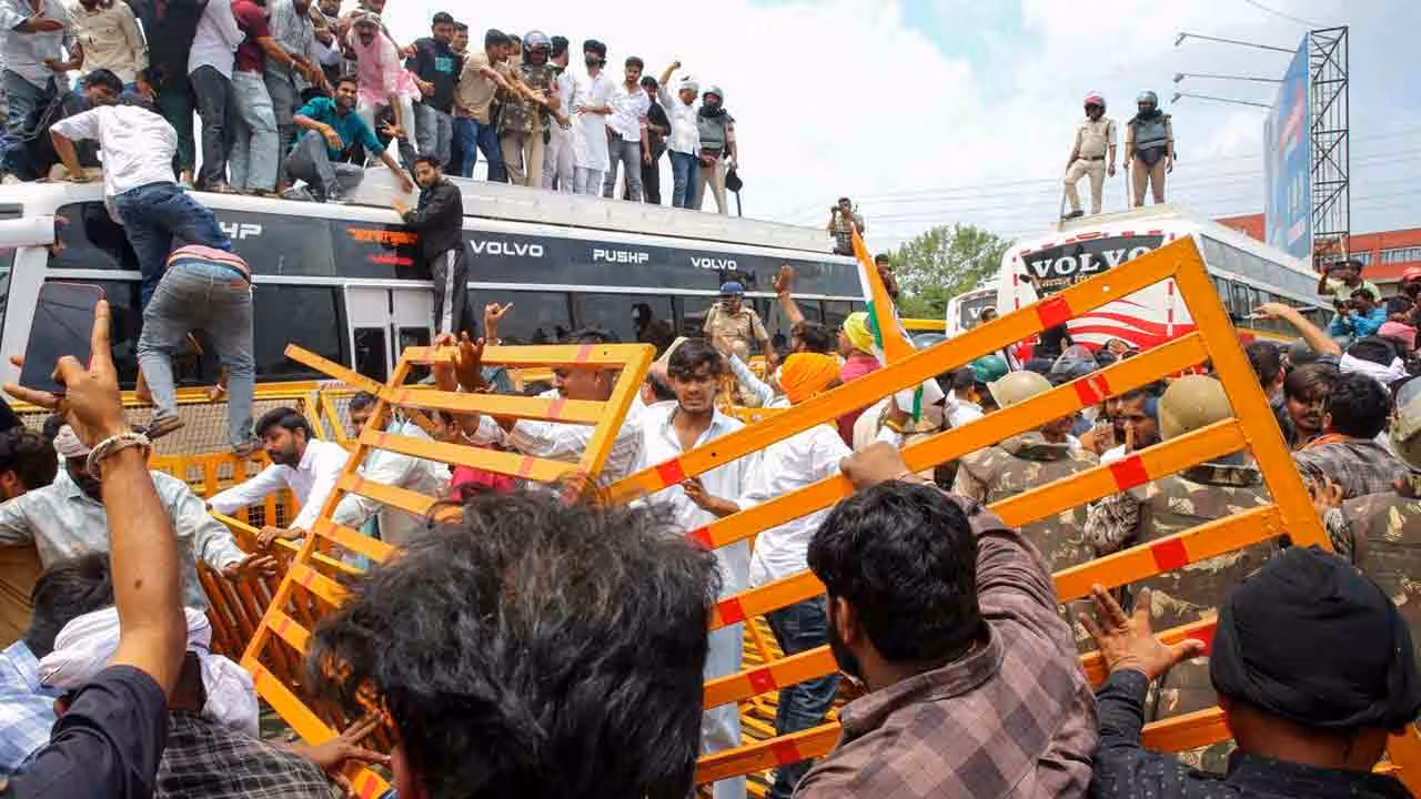 Farmers Protest | రైతుల నిరసనకు తలొగ్గిన ప్రభుత్వం.. ఆ పంట సేకరణ పరిమితిని 25% నుంచి 60%కి పెంపు