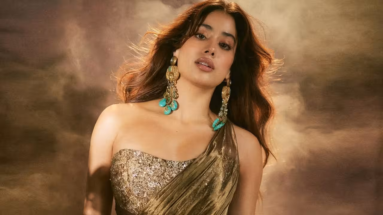 Janhvi Kapoor | సోషల్ మీడియాతో కనకవర్షం.. జాన్వీ కపూర్ ఒక్కో పోస్ట్కి ఎంత ఛార్జ్ చేస్తుందో తెలుసా?