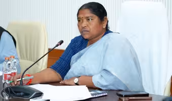 Minister Seethakka | పట్నం రోడ్లకు తీసిపోకుండా పల్లె రోడ్లు : మంత్రి సీతక్క