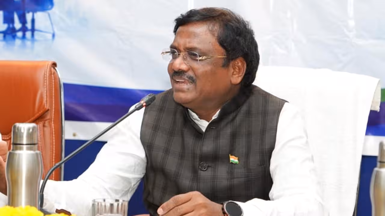 Minister Vivek | లేబర్ కోడ్లపై తొందరపాటు నిర్ణయాలు ఉండవ్ : మంత్రి వివేక్ వెంకటస్వామి