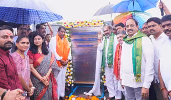 Ponnam Prabhakar | రూ.12 కోట్లతో గుడి చెరువు బండ్ పార్క్ నిర్మాణం.. అట్టహాసంగా ప్రారంభించిన మంత్రులు