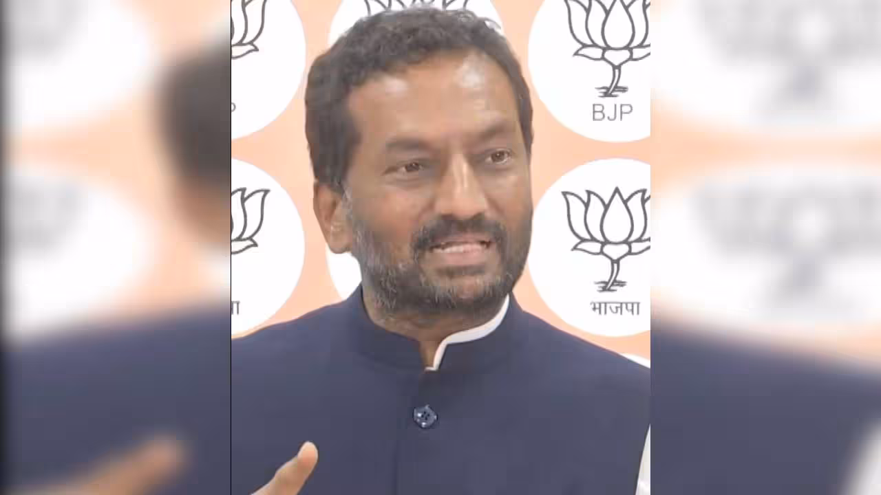 MP Raghunandan Rao | కాక్రోచ్ ఉద్యమంలో కాక్రోచుల్లేరు, విద్యార్థుల్లేరు.. వాళ్లంతా సంఘ విద్రోహ శక్తులే