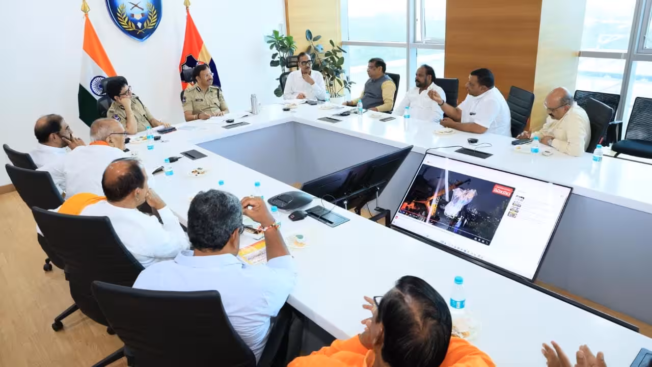 CP Sajjanar | భాగ్యనగర్ గణేశ్ ఉత్సవ సమితితో సజ్జనార్ కీలక సమావేశం.. వినాయకుడి విగ్రహాల ఎత్తుపై సూచనలు..!