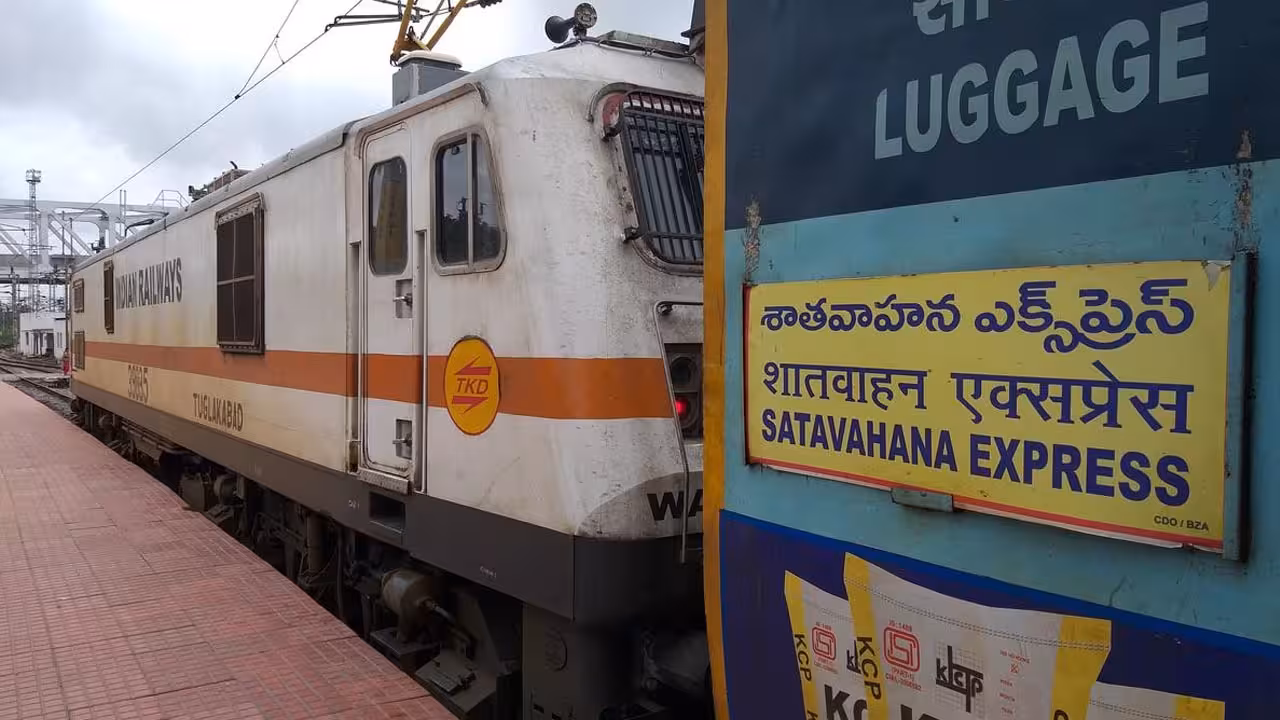 Satavahana Express | జములాపురం ఉత్సవాలు.. వేళ శాతవాహన ఎక్స్ప్రెస్కు స్పెషల్ హాల్ట్
