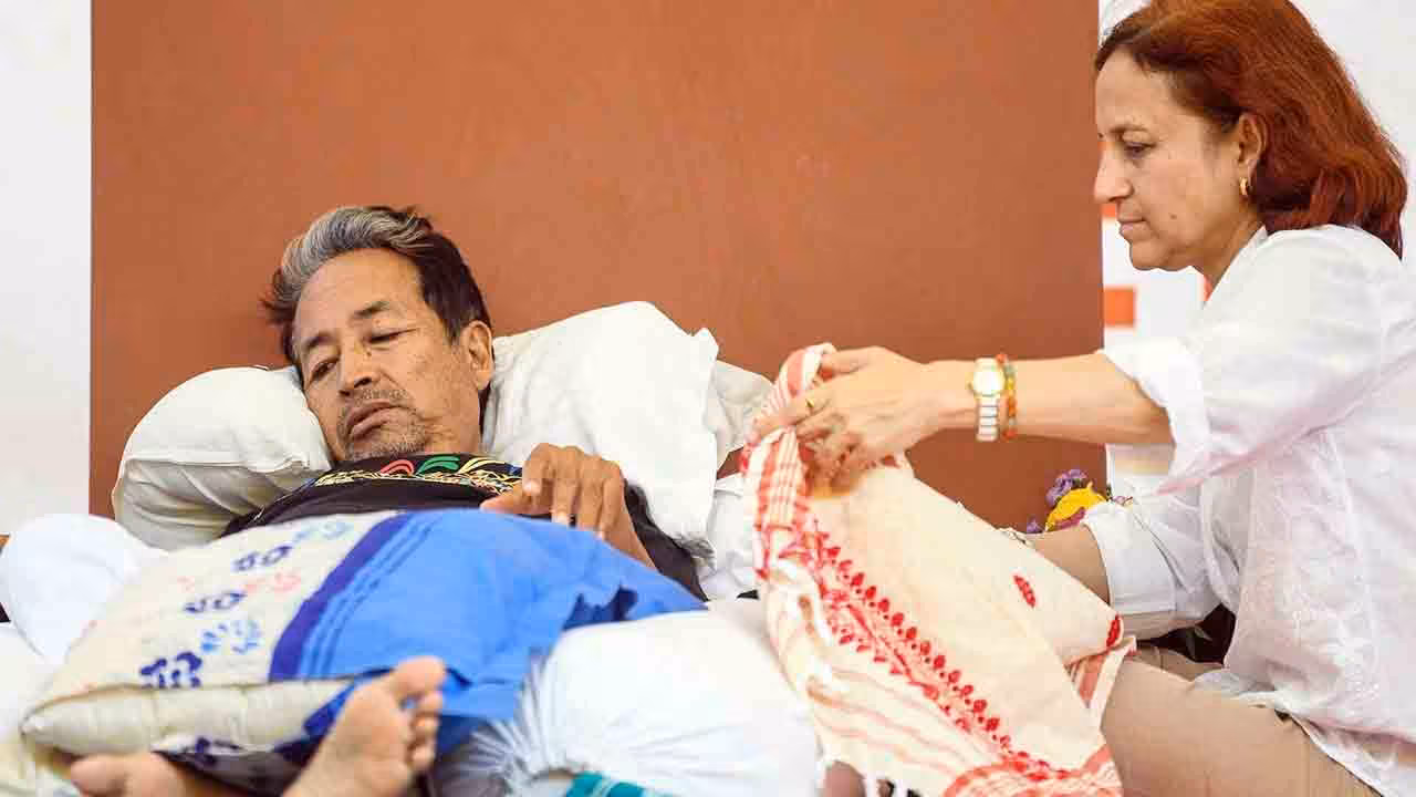 Sonam Wangchuk | వాంగ్చుక్ దీక్ష భగ్నం.. బలవంతంగా ఆసుపత్రికి తరలింపు.. చికిత్స చేయొద్దన్న భార్య