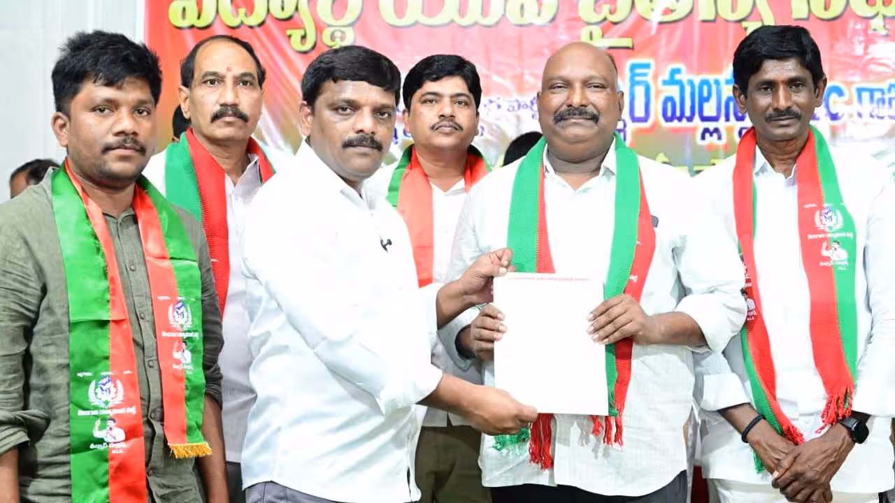 Teenmar Mallanna | మా మొదటి ఎమ్మెల్యే అభ్యర్థి సైనికుడు.. ఇక కత్తెర గుర్తుతో చరిత్ర మారుస్తాం