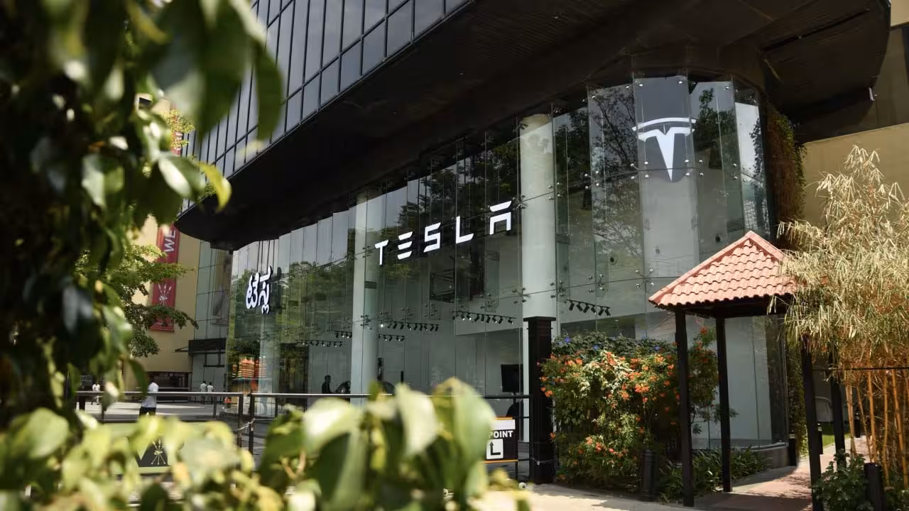 Tesla | ఢిల్లీలో టెస్లా తొలి ఇన్మాల్ ఈవీ చార్జింగ్ కేంద్రం ప్రారంభం..!