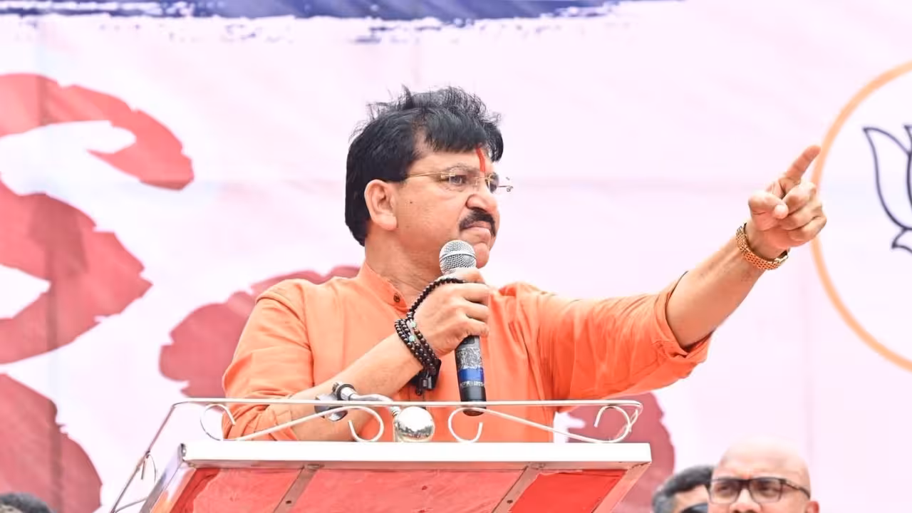 MLA Rakesh Reddy | విద్యార్థినులారా.. నేన్ చెప్తున్నా.. షోరూమ్ల నుంచి స్కూటీలు ఎత్తుకెళ్లండి
