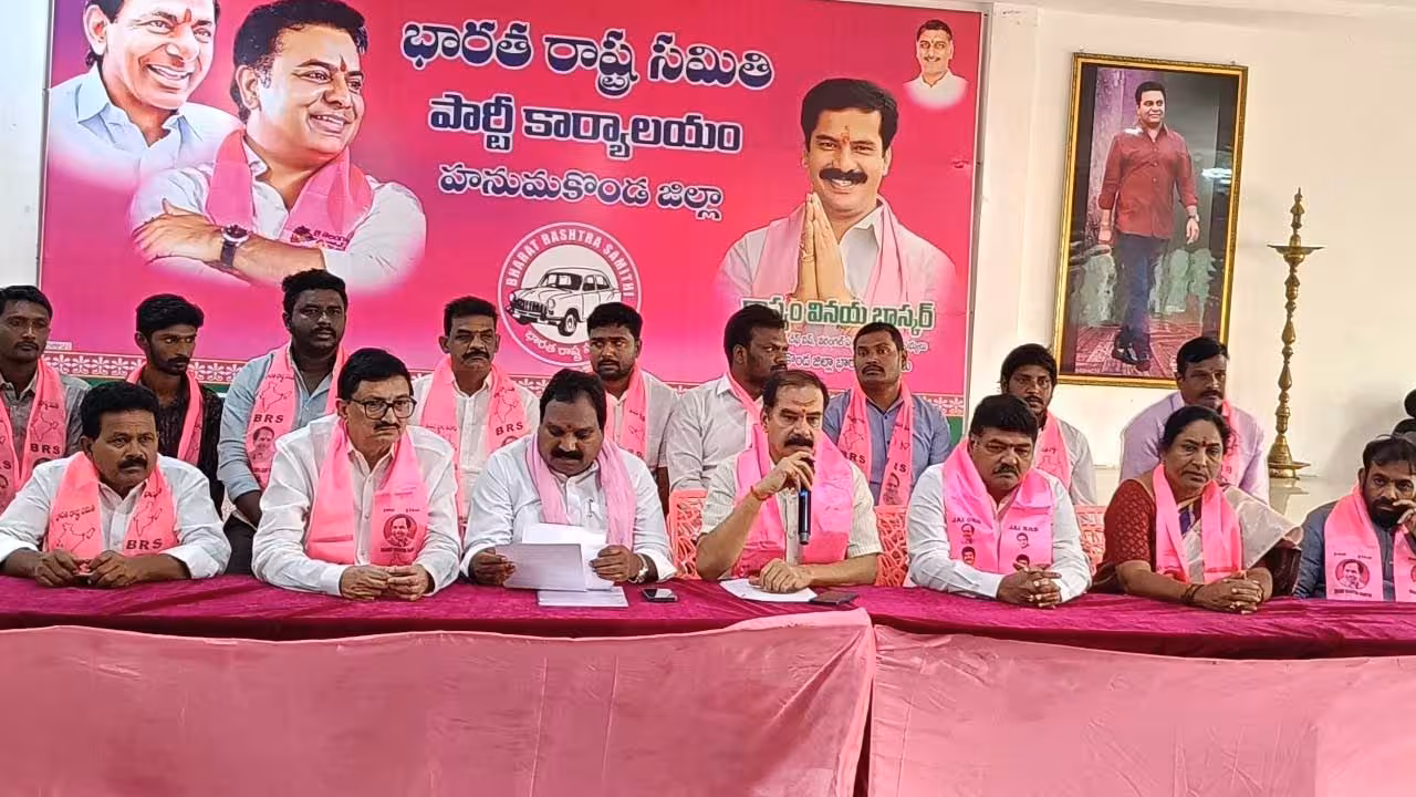 BRS former MLAs | మామునూర్ ఎయిర్పోర్ట్ అభివృద్ధి ఘనత బీఆర్ఎస్దే.. అప్పుడే 253 ఎకరాలకు ఆమోదం వచ్చింది