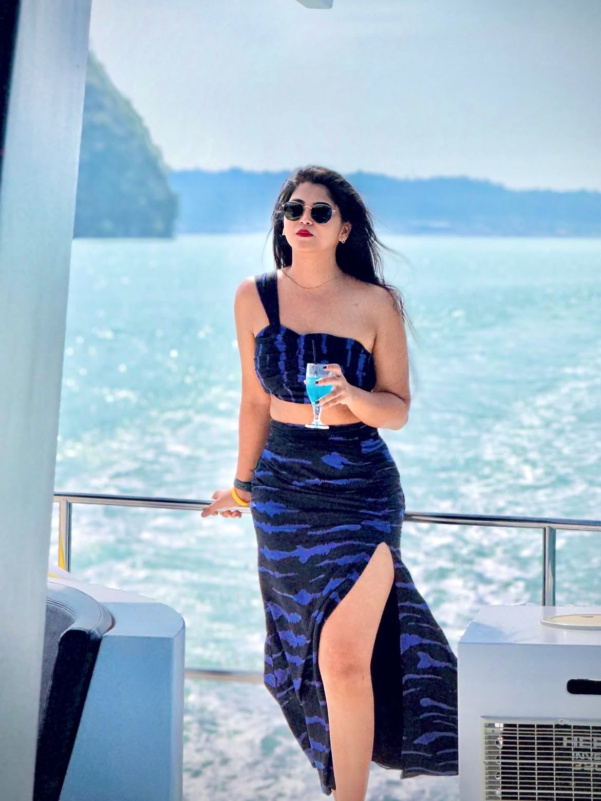 Serial Actress | మోడ్రన్ లుక్లో గుండె నిండా గుడి గంటలు మీనా - Image 1