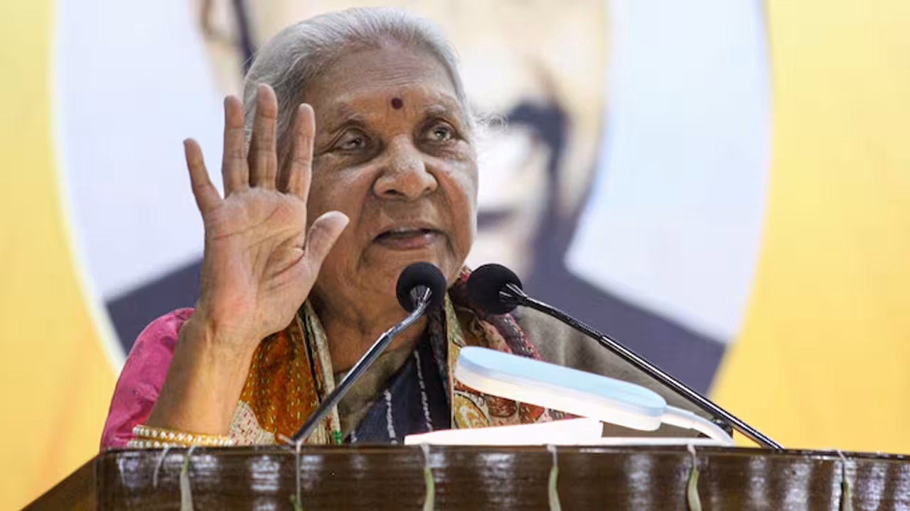 Anandiben Patel | మహిళలు ఐఏఎస్లుగా, ఉపాధ్యాయులుగా ఎదగడానికి ముందు.. నిపుణురాలైన తల్లిగా మారలి: యూపీ గవర్నర్