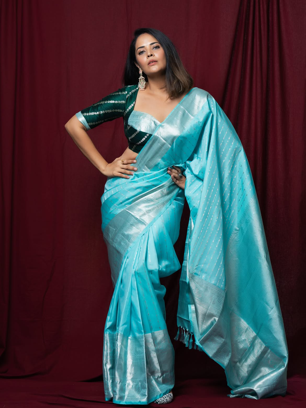 Anasuya | చీరలో రంగమ్మత్త అందాలు అదరహో - Image 1