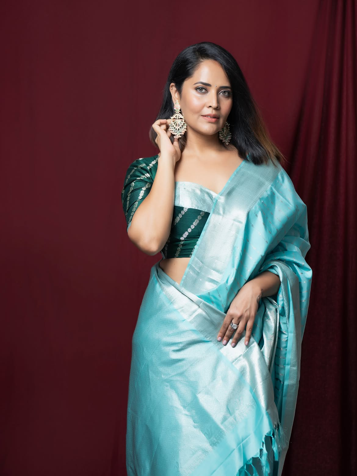 Anasuya | చీరలో రంగమ్మత్త అందాలు అదరహో - Image 4