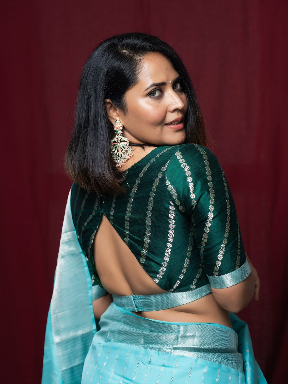 Anasuya | చీరలో రంగమ్మత్త అందాలు అదరహో - Image 5