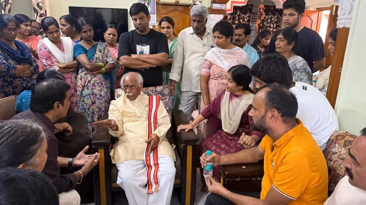 Manideep Reddy Missing | ఫిన్లాండ్లో దొరికిన మృతదేహం మనిదీప్దేనా? డీఎన్ఏ టెస్ట్ చేయాలంటూ జైశంకర్కు దత్తాత్రేయ లేఖ!