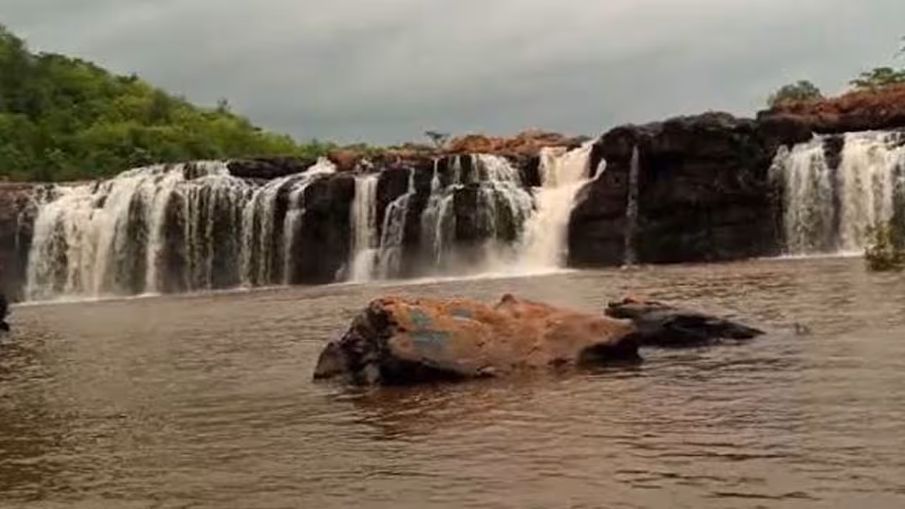 Bogatha Waterfalls | బొగత పరవళ్లు.. చూస్తే కనువిందు..