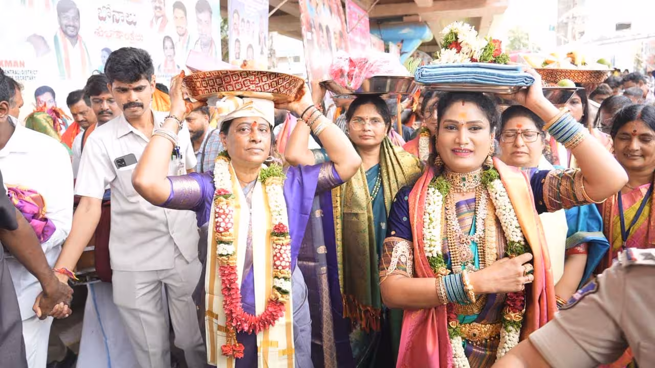 Minister Konda Surekha | వర్షాలు సమృద్ధిగా కురవాలి.. గోల్కొండలో ఆకాంక్షించిన మంత్రి కొండా సురేఖ