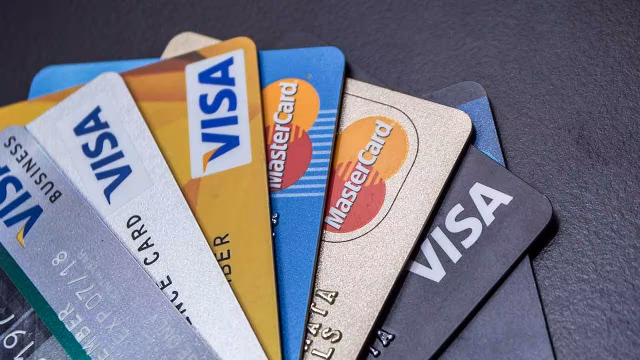 Credit Cards Rewards | క్రెడిట్ కార్డ్ వినియోగదారులకు షాక్.. రివార్డుల్లో కోత.. కారణాలేంటి..?