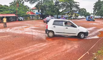 Driving Test | బ్రేక్ బదులు యాక్సిలరేటర్ తొక్కింది.. కారు జనంపైకి దూసుకెళ్లింది..