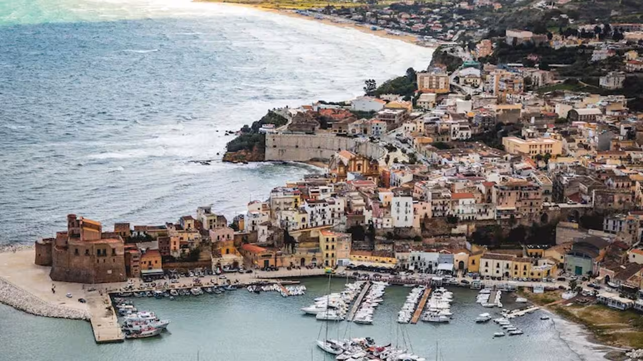 Sicily Filming Locations | సిసిలీ ఐలాండ్: హాలీవుడ్, బాలీవుడ్ చిత్రాల షూటింగ్కు ఫేవరెట్ అడ్డా! ఎందుకో తెలుసా?