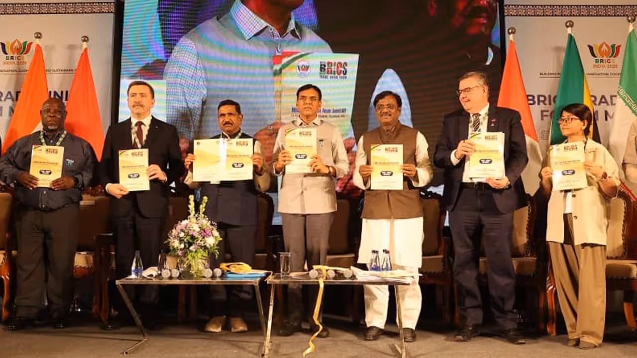 BRICS Trade Union Forum 2026 | హైదరాబాద్లో ఘనంగా ‘బ్రిక్స్’ సదస్సు: మారుతున్న టెక్నాలజీ.. కార్మికుల భవిష్యత్తుపై కీలక అడుగులు