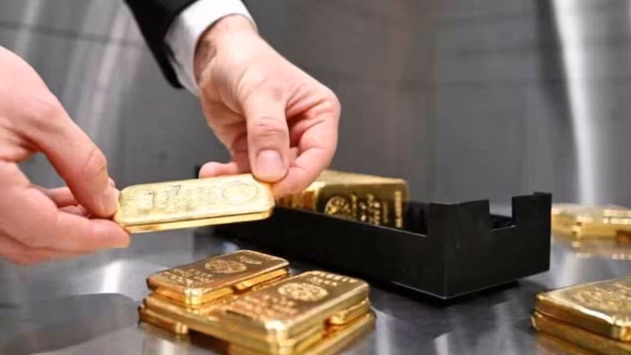 Gold And Silver Prices Today | స్వల్పంగా పెరిగిన బంగారం ధరలు.. పెట్టుబడిదారులకు అలర్ట్..
