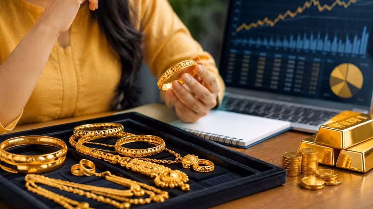Gold And Silver Prices Today | యుద్ధ ఉద్రిక్తతల ఎఫెక్ట్.. స్వల్పంగా తగ్గిన బంగారం ధరలు..