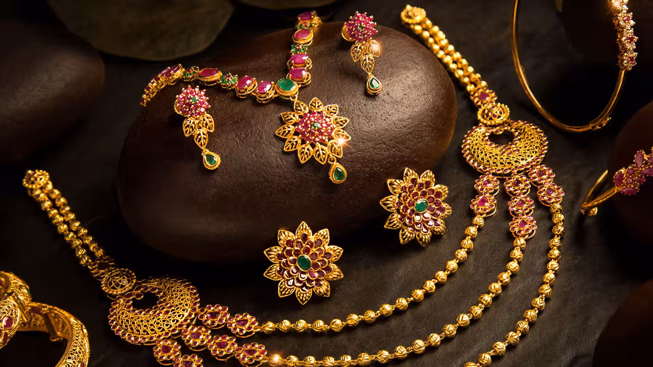 Gold Jewellery Theft | బంజారాహిల్స్లో భారీ చోరీ.. కిలోకుపైగా బంగారు నగలు మాయం