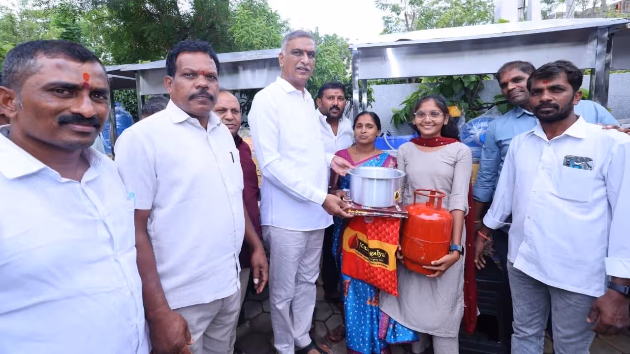 Harish Rao | కష్టపడే వారికి వారికి చేయూత అందిస్తా.. : హరీశ్ రావు