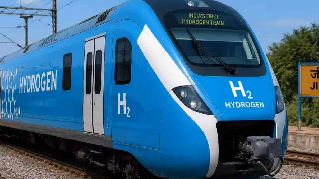 Hydrogen Train | దేశంలోనే తొలి హైడ్రోజన్ రైలు.. విశేషాలు ఇవే..