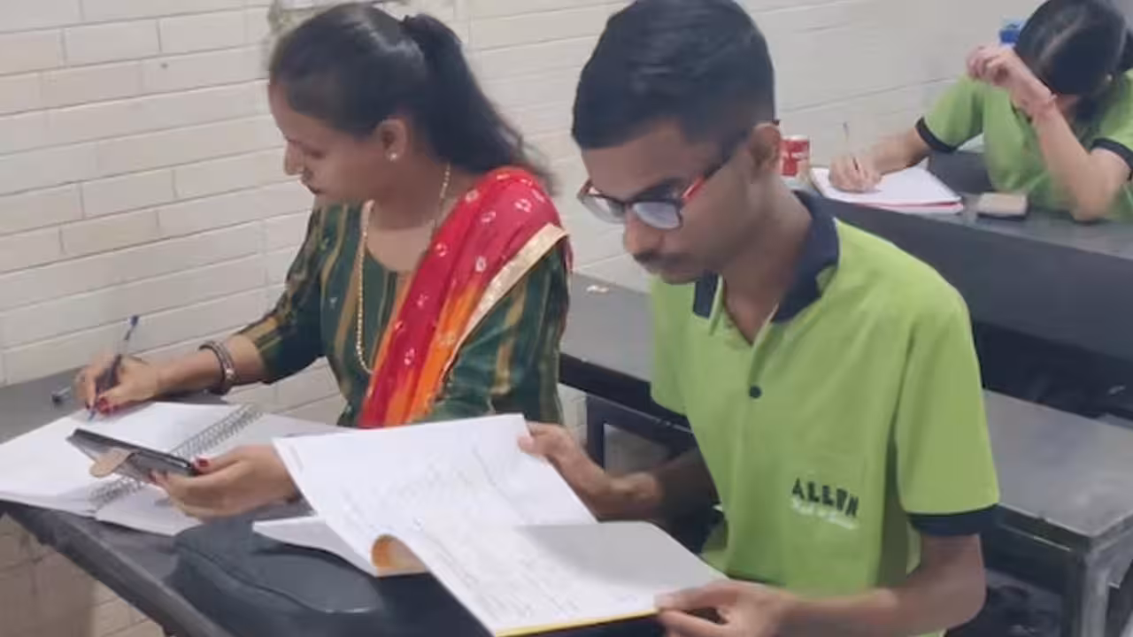 Mother's Notes Help Bedridden Son Crack JEE Advanced For IIT Delhi