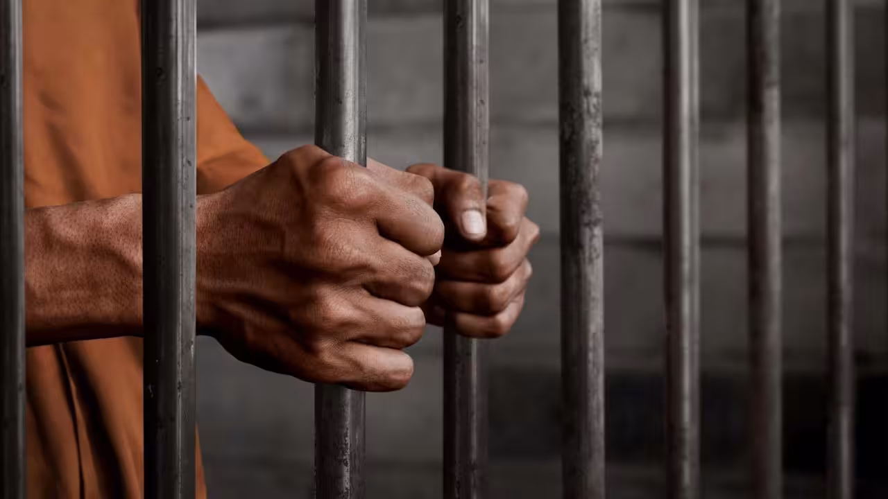 POCSO Case Hyderabad | చాక్లెట్ ఆశచూపి చిన్నారిపై దారుణం.. ఫాస్ట్ ట్రాక్ కోర్టు సంచలన తీర్పు, నిందితుడికి ఐదేళ్ల జైలు!