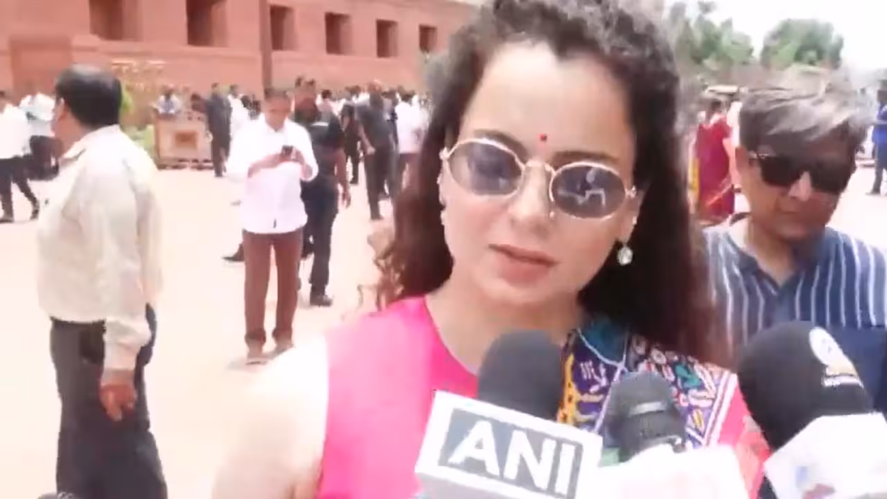 Kangana Ranaut | ఎగ్జామ్స్ బిల్లుపై రగడ: విపక్షాలపై కంగనా రనౌత్ ఫైర్.. రాహుల్ గాంధీకి స్ట్రాంగ్ కౌంటర్!