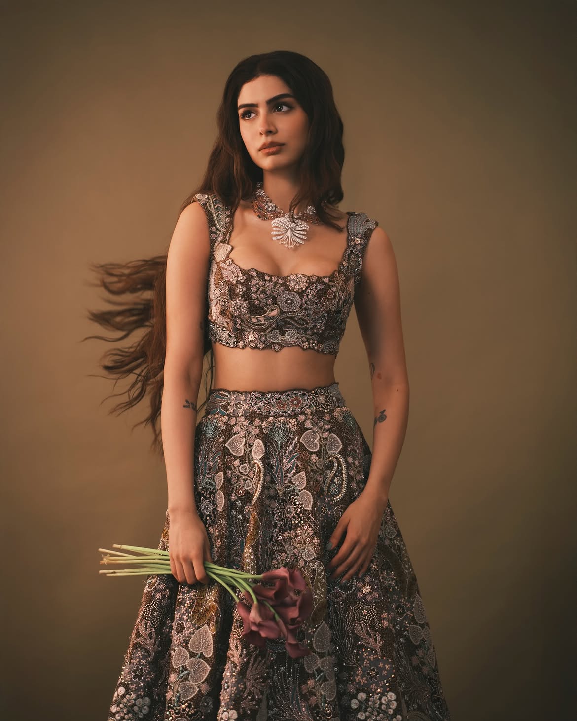 Khushi Kapoor | రెడ్ డ్రెస్లో జాన్వీ చెల్లెలి సోయగాలు – నెక్స్ట్ టార్గెట్ టాలీవుడ్ - Image 8