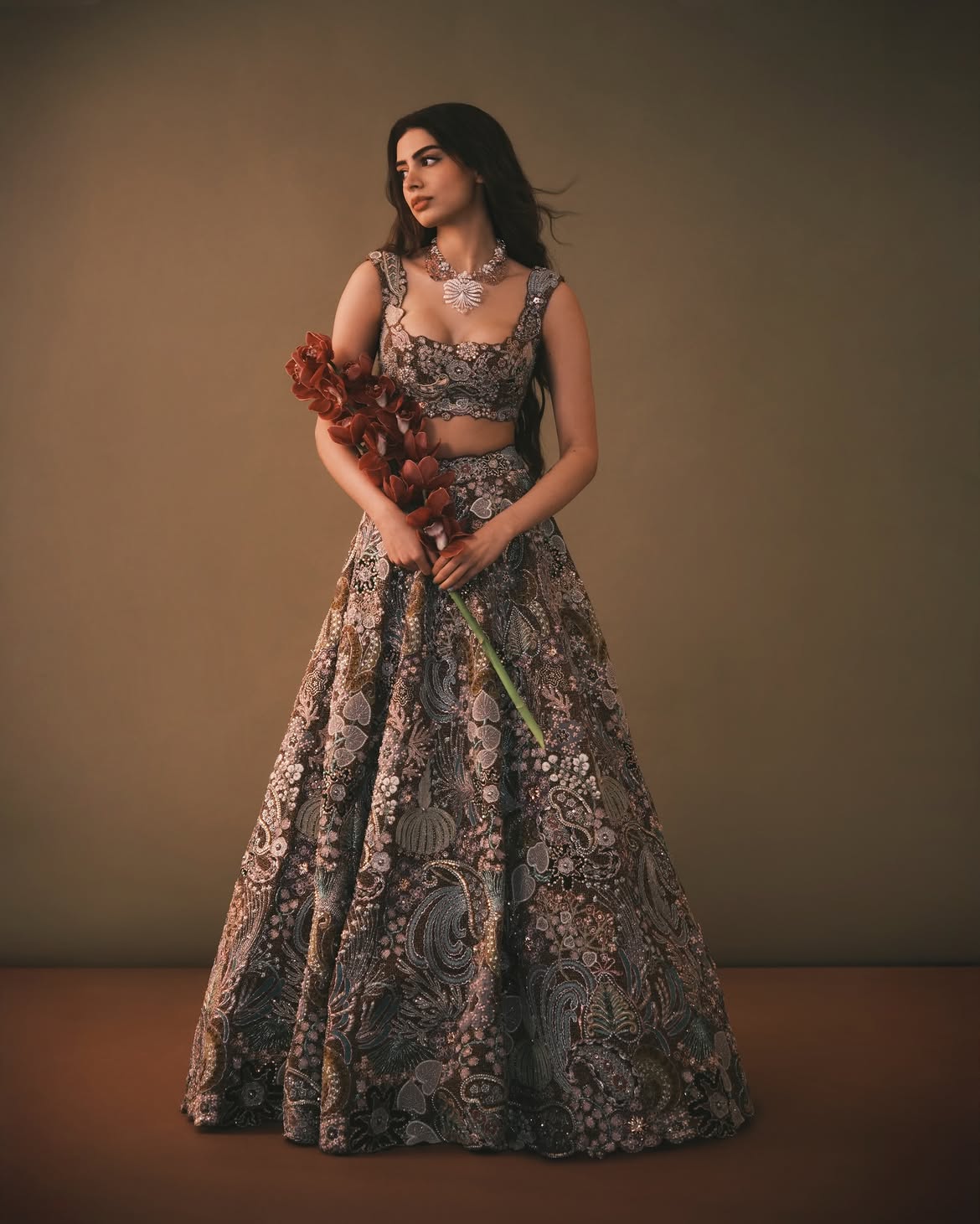 Khushi Kapoor | రెడ్ డ్రెస్లో జాన్వీ చెల్లెలి సోయగాలు – నెక్స్ట్ టార్గెట్ టాలీవుడ్ - Image 6