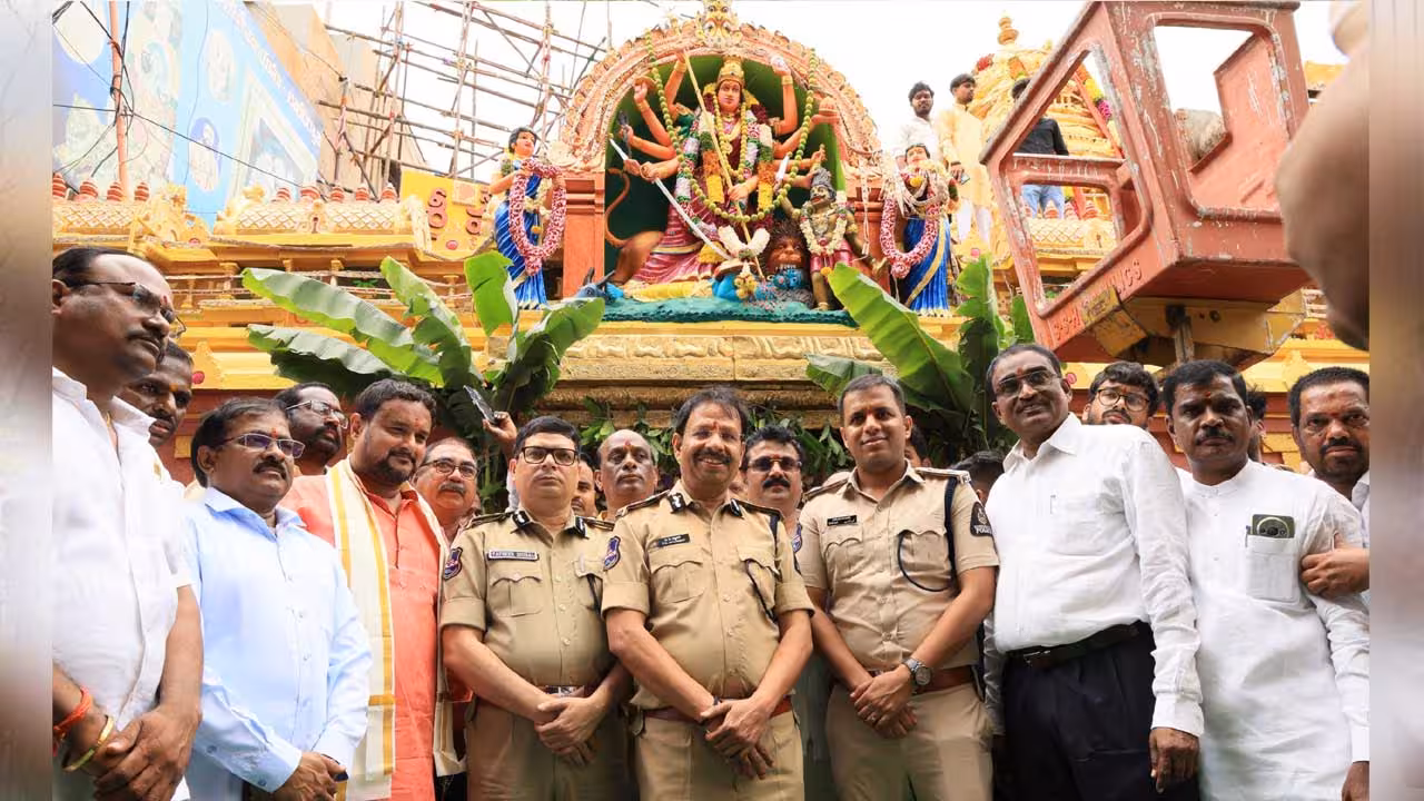 Lal Darwaza Bonalu | లాల్దర్వాజా ఆలయంలో శిఖర పూజ.. 24 గంటలు ప్రత్యేక నిఘా
