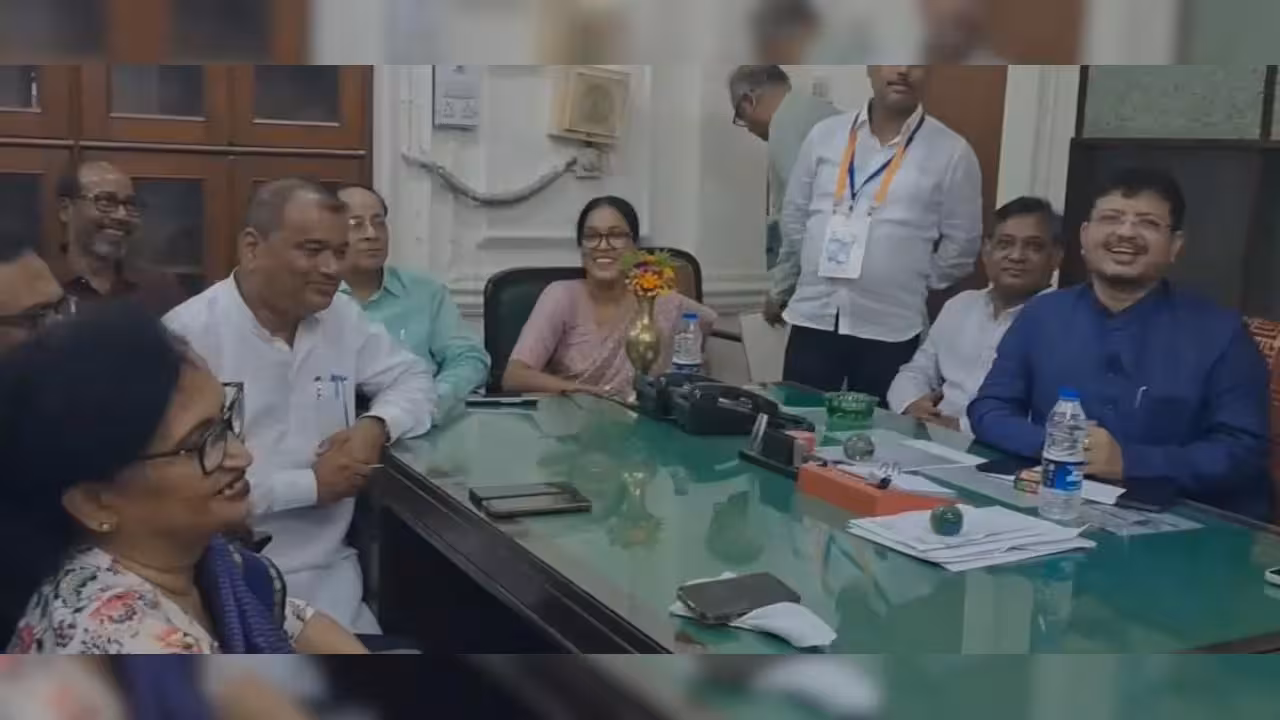 Big Jolt to Mamata Banerjee TMC Bengal Chief Resigns