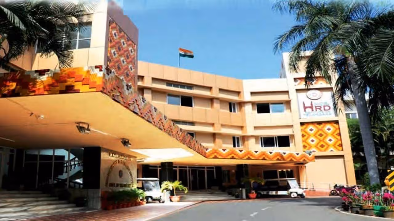 MCRHRD | సివిల్ సర్వీసెస్ అభ్యర్థులకు సువర్ణావకాశం.. ఎంసీఆర్హెచ్ఆర్డీలో ఉచిత ఓరియంటేషన్ ప్రోగ్రామ్