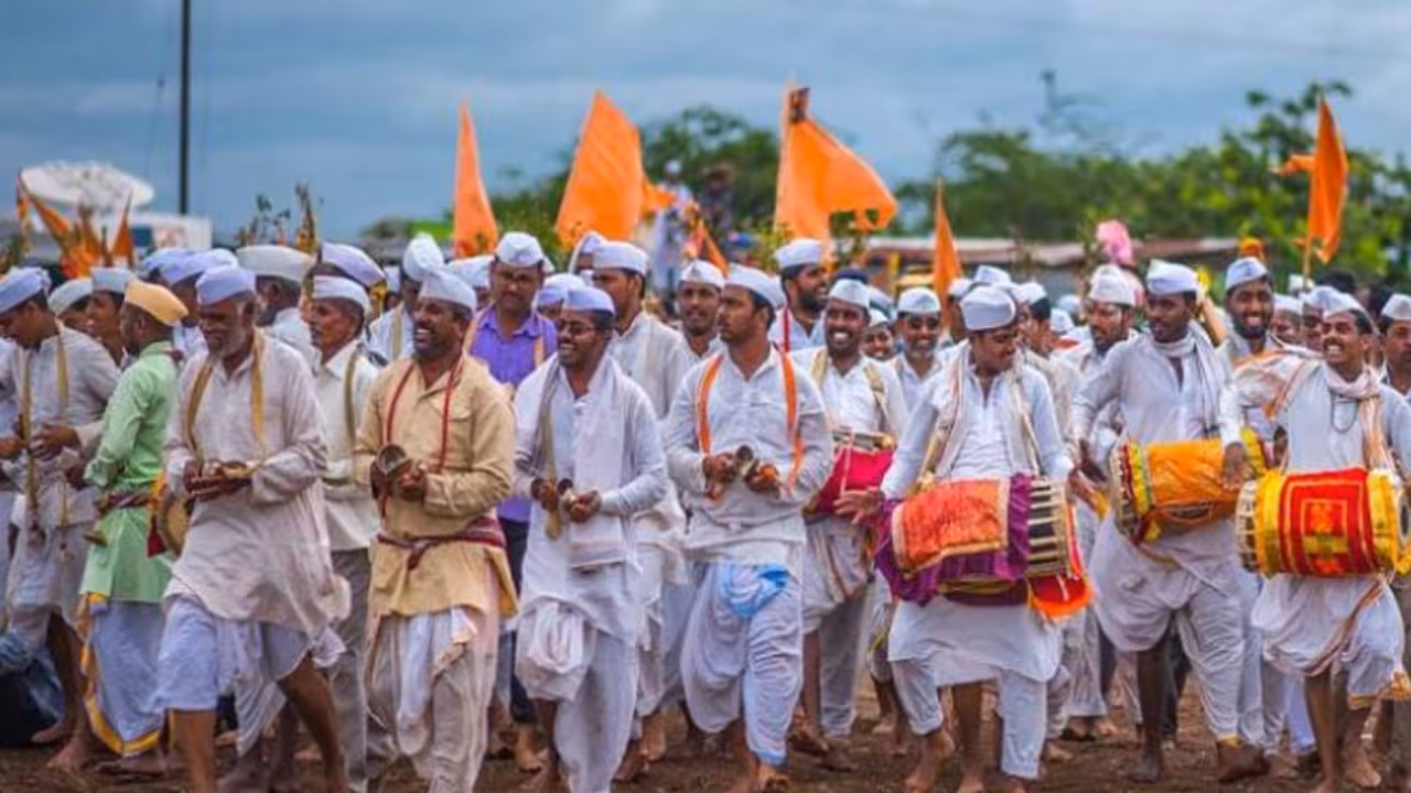 Ashadhi Ekadashi 2026 Pandharpur Wari Live and Travel Guide