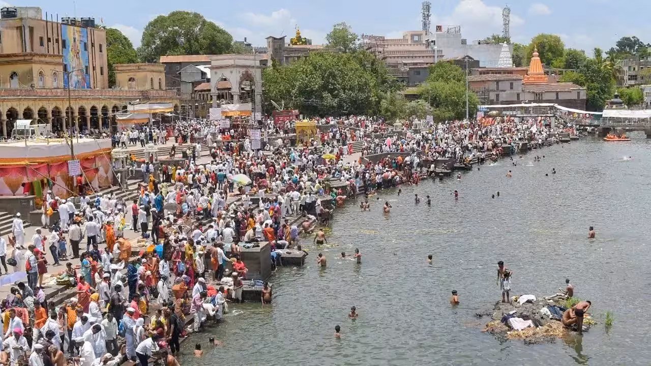 Ashadhi Ekadashi 2026 Pandharpur Wari Live and Travel Guide