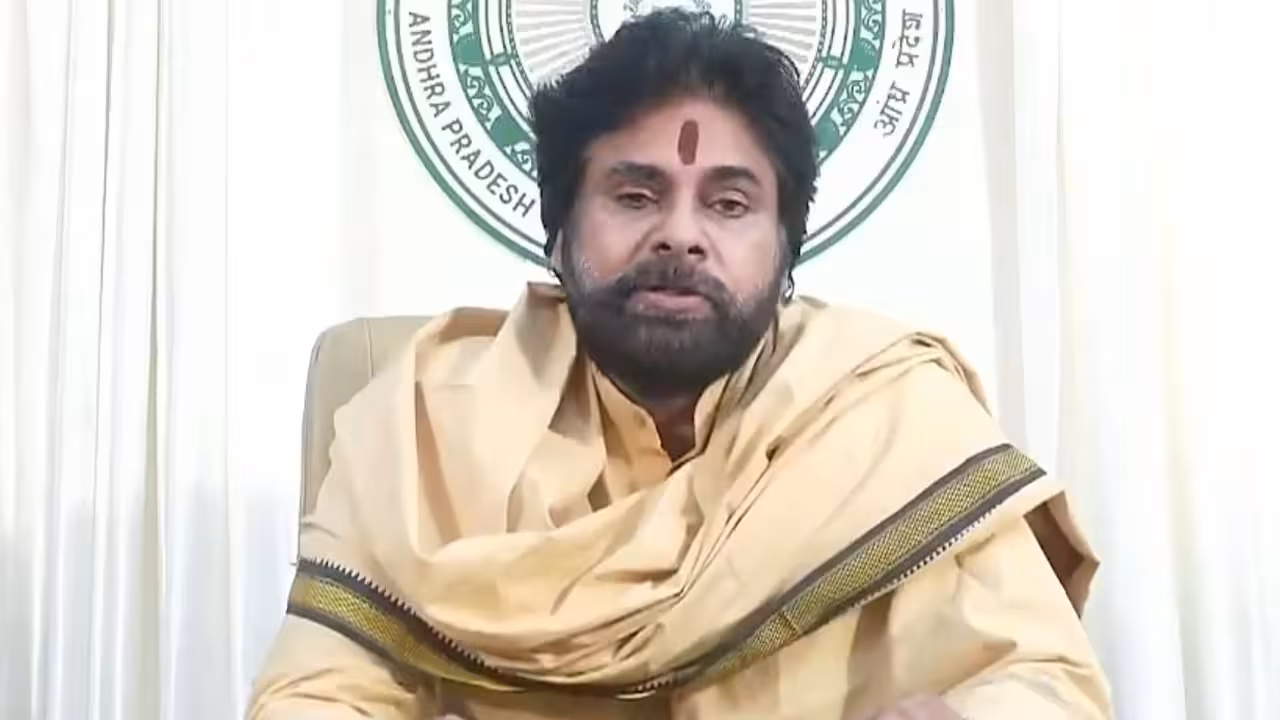 Pawan Kalyan on social media abuse | సోషల్ మీడియాలో ఇక ఆ ఆటలు సాగవు.. అసభ్య ప్రచారాలపై పవన్ కళ్యాణ్ సీరియస్