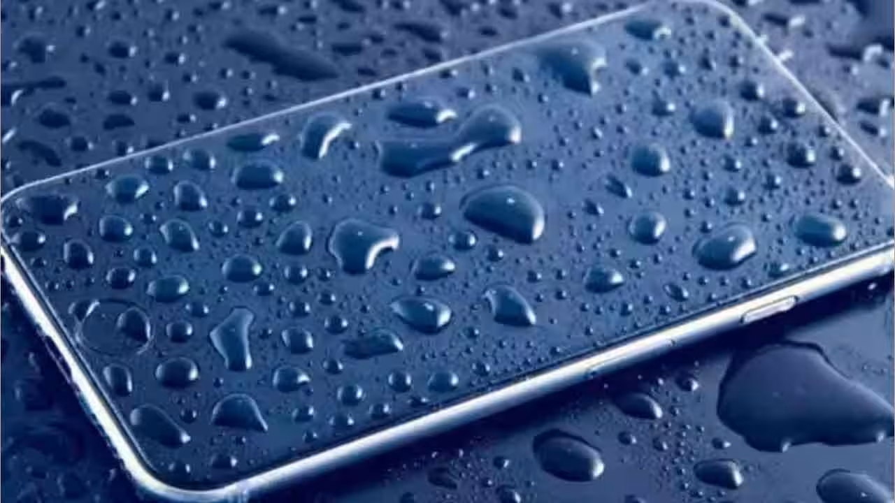 Smart Phone | వర్షాకాలంలో ఫోన్ సేఫ్గా ఉండాలంటే.. తప్పక పాటించాల్సిన 15 జాగ్రత్తలు..
