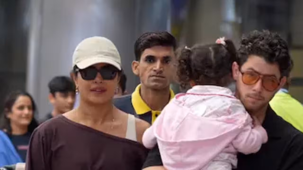 Priyanka Chopra | గ్లోబల్ స్టార్ ఈజ్ బ్యాక్ – భర్త, కూతురితో హైదరాబాద్లో ల్యాండైన ప్రియాంక చోప్రా
