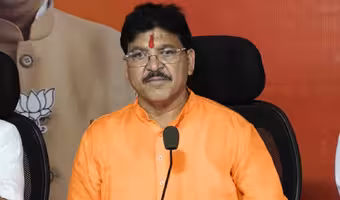 MLA Rakesh Reddy | ఓవైసీ బ్రదర్స్ అక్రమ కట్టడాలు హైడ్రాకు కనిపించడం లేదా..? : ఎమ్మెల్యే రాకేష్ రెడ్డి