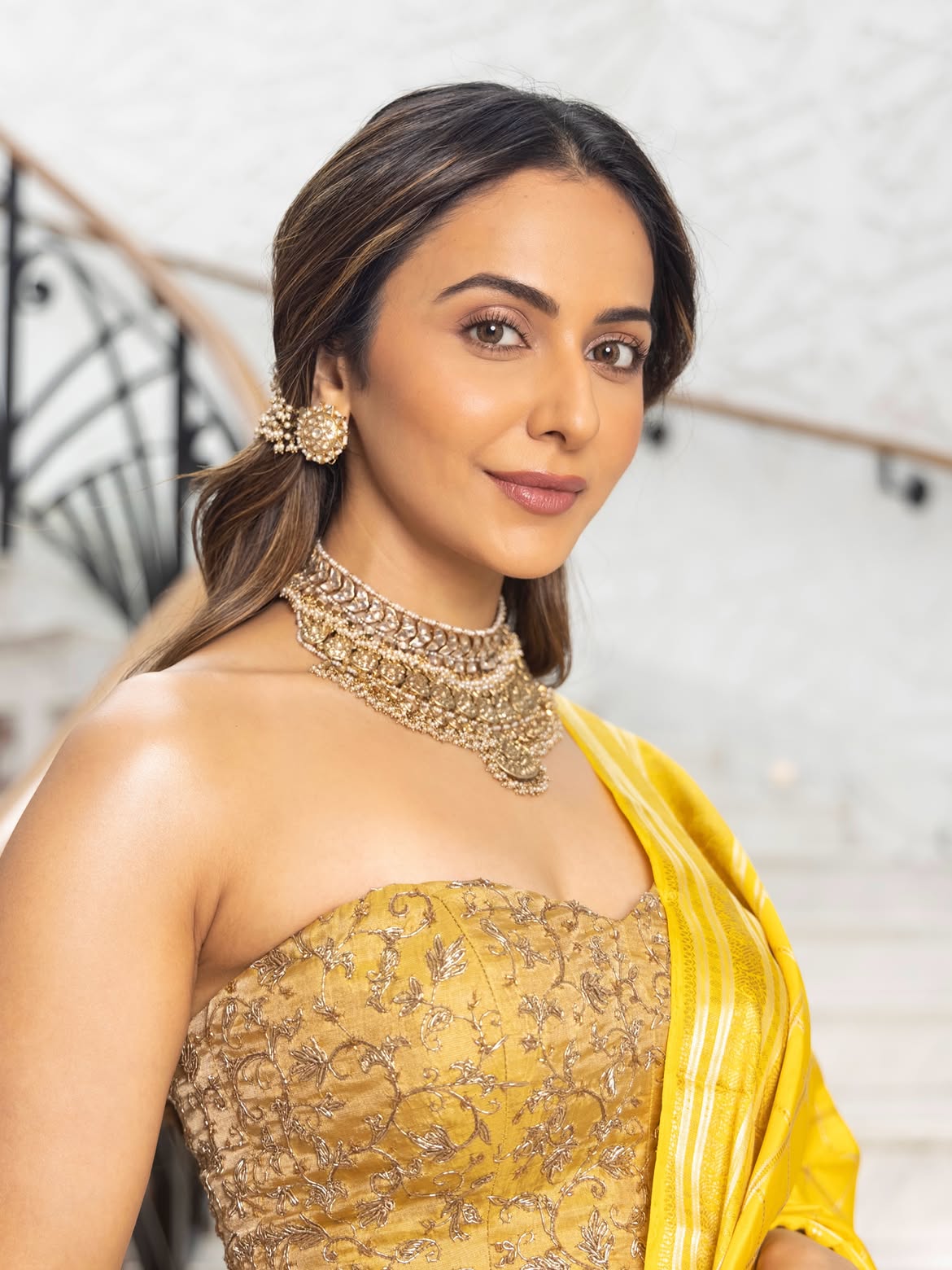 ప్రథమ్ సంకల్ప్ ఈవెంట్ కోసమే వీటిని రకుల్ స్పెషల్గా డిజైన్ చేయించినట్లు ఆమె సన్నిహితులు చెబుతున్నారు.