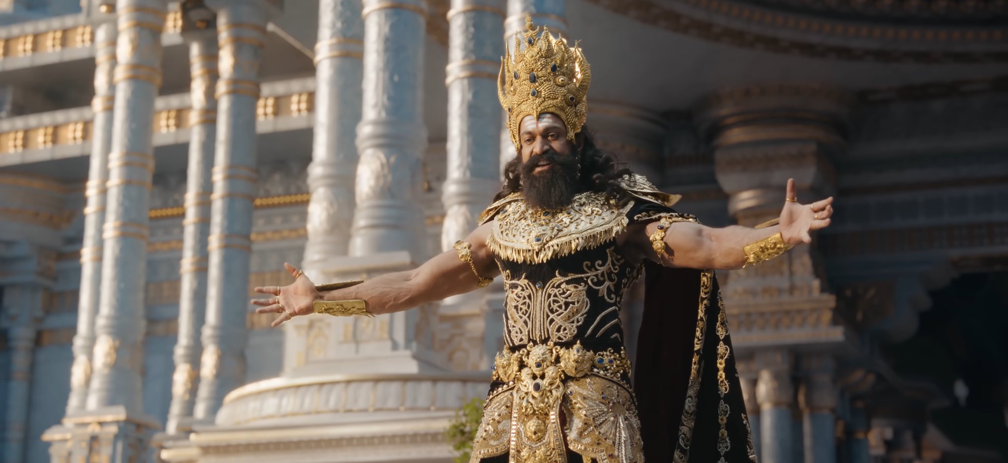 రావణాసురుడి భార్య మండోదరిగా నటిస్తున్న కాజల్ అగర్వాల్ కూడా ఈ ట్రైలర్లో కనిపించకపోవడం గమనార్హం.