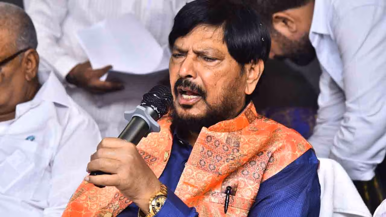 Ramdas Athawale | ఈ సమావేశాల్లో మహిళా రిజర్వేషన్, డీలిమిటేషన్ బిల్లులు కచ్చితంగా ఆమోదం పొందుతాయి : కేంద్ర మంత్రి